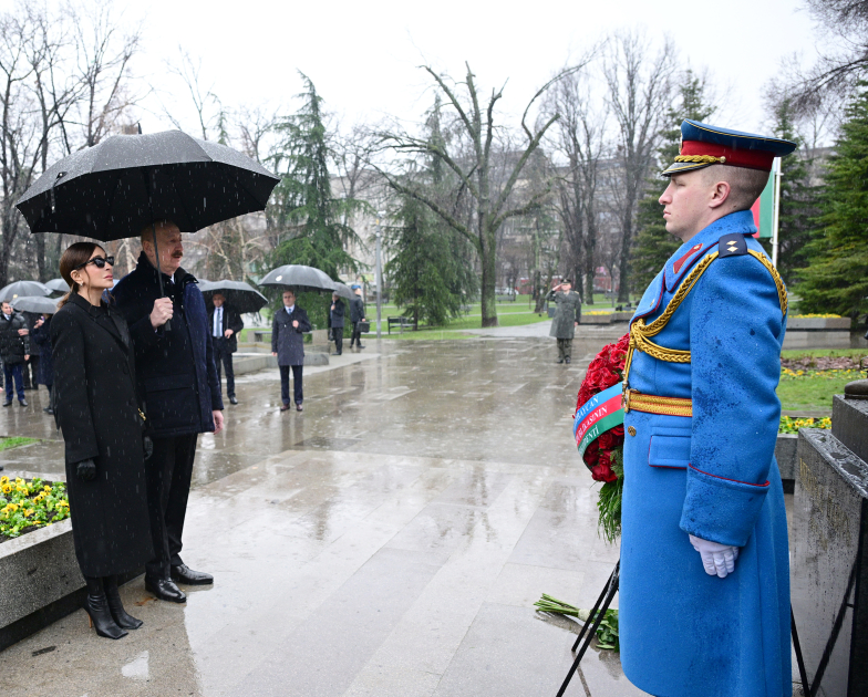 President Ilham Aliyev visits monuments to National Leader Heydar Aliyev and prominent Serbian writer Milorad Pavić in Belgrade (PHOTO/VIDEO)
