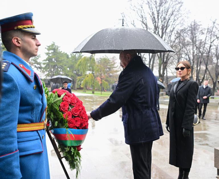 President Ilham Aliyev visits monuments to National Leader Heydar Aliyev and prominent Serbian writer Milorad Pavić in Belgrade (PHOTO/VIDEO)