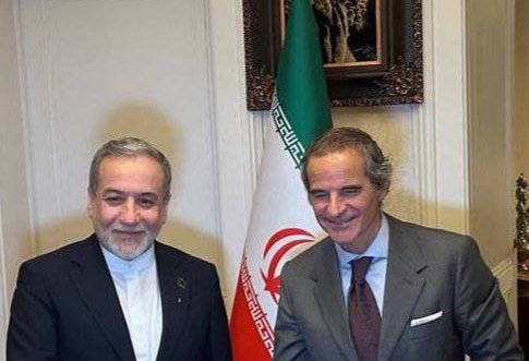 Iran's foreign minister holds talks with IAEA Director General