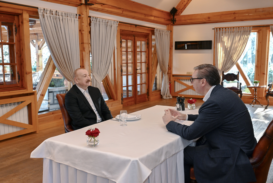 President Ilham Aliyev attends informal breakfast with President of Serbia (PHOTO)