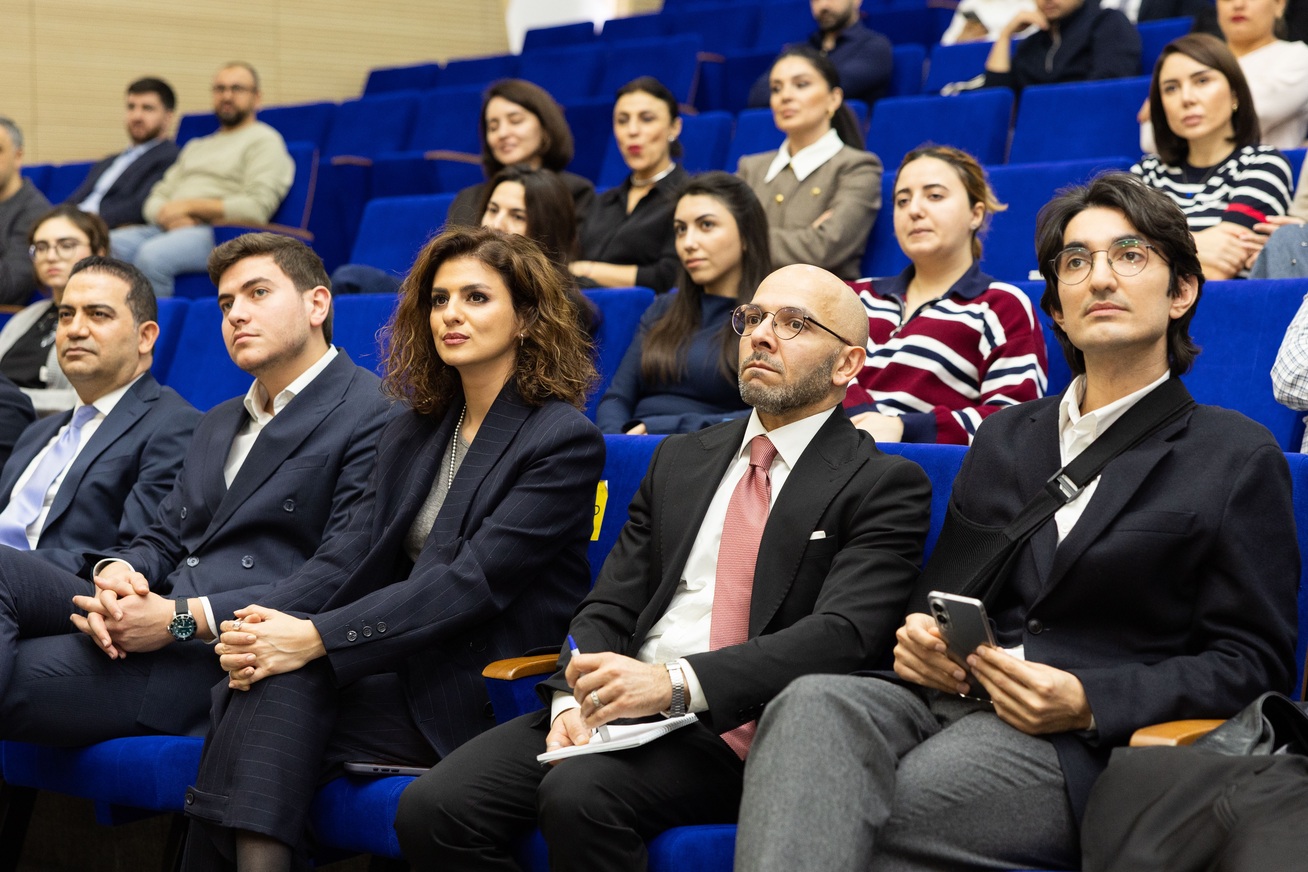 Yelo Bank hosts its first-ever "Yelo Investment Panel" (PHOTO)