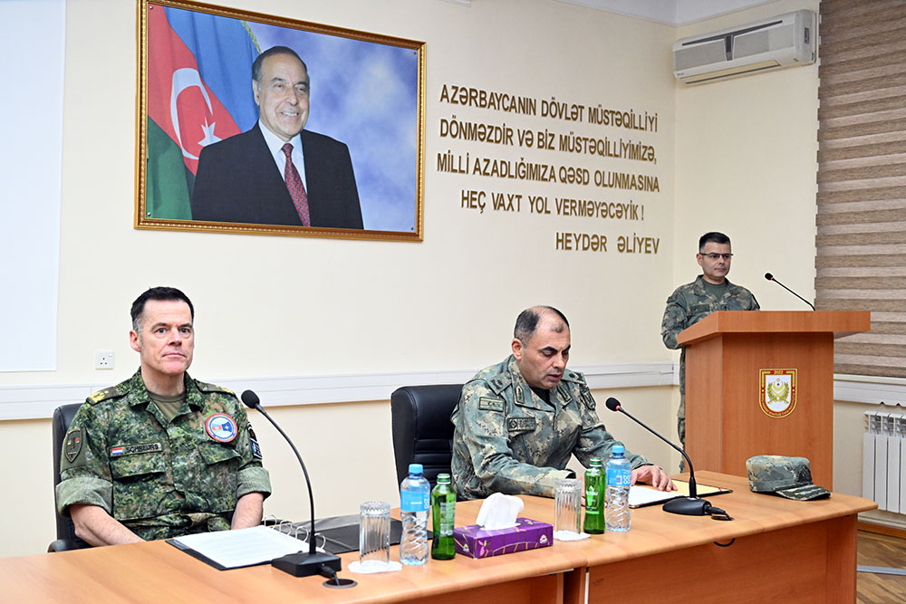 Azerbaijan's Baku hosts meeting with NATO mobile training team (PHOTO)