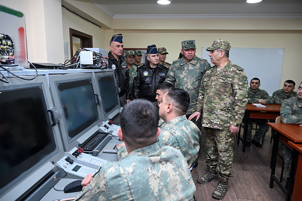 Azerbaijani Defense Ministry's leadership inspects activities of Air Defense Units (PHOTO)