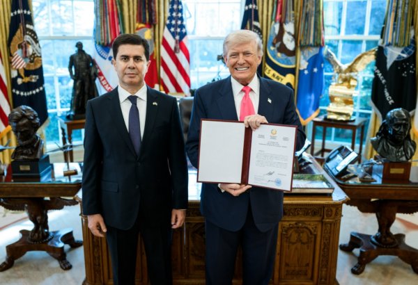 Ambassador of Tajikistan presents credentials to Donald Trump