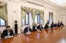 President Ilham Aliyev receives delegation led by Iranian Minister of Roads and Urban Development (PHOTO)