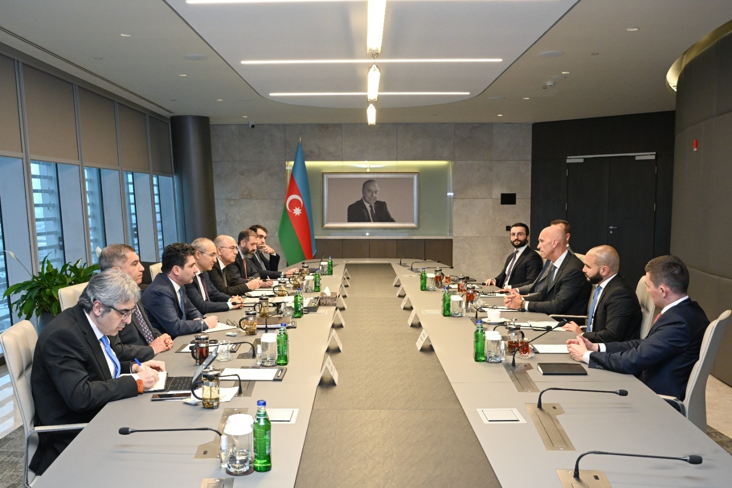 Azerbaijan and U.S. company discuss promising economic collaboration (PHOTO)