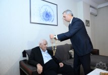 People's Poet Nariman Hasanzade presented with “Heydar Aliyev” Order (PHOTO)