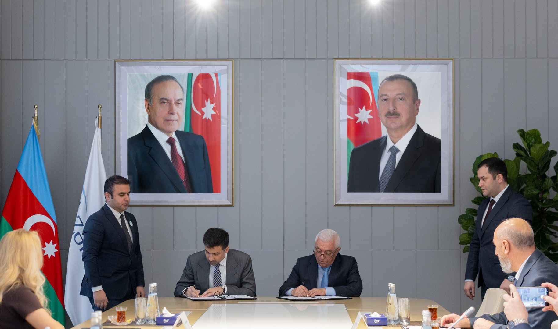 WUF13 signs green energy supply in memorandum with AzerEnerji (PHOTO)