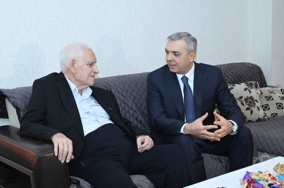 People's Poet Nariman Hasanzade presented with “Heydar Aliyev” Order (PHOTO)