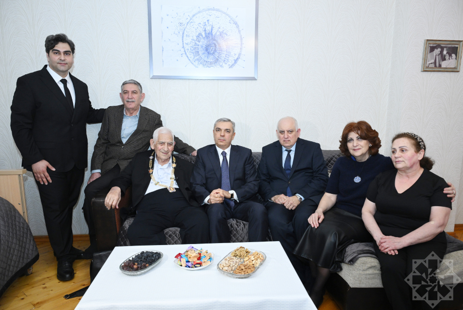 People's Poet Nariman Hasanzade presented with “Heydar Aliyev” Order (PHOTO)