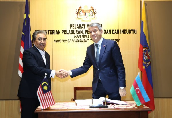 Azerbaijan and Malaysia discuss economic relations (PHOTO)