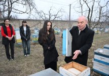 Leyla Aliyeva visits beekeeper’s family in Guba (PHOTO)