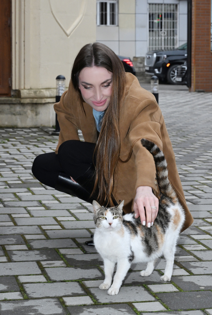 Leyla Aliyeva and Alena Aliyeva visit Juma Mosque (PHOTO)