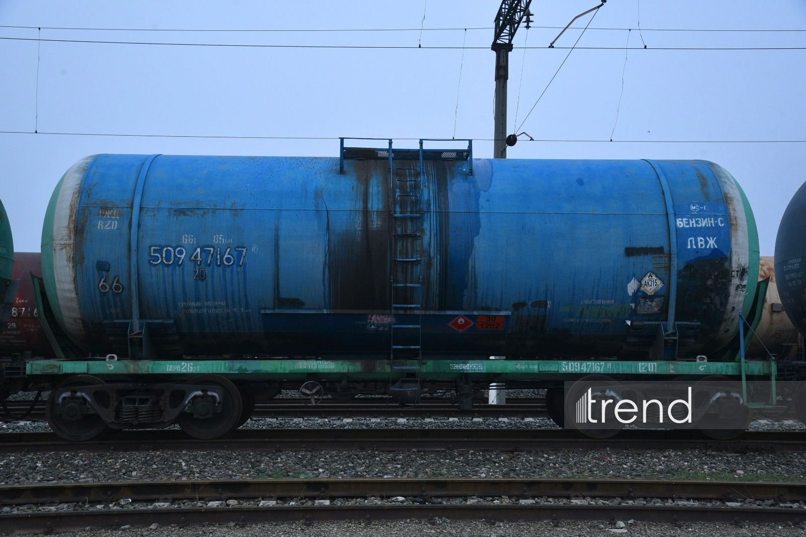 Azerbaijan sends new batch of diesel fuel to Armenia (PHOTO)