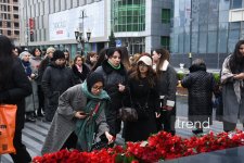 Azerbaijani people visit "Mother's Cry" monument on 34th anniversary of Khojaly genocide (PHOTO)
