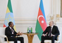 President Ilham Aliyev holds one-on-one meeting with Prime Minister of Ethiopia (PHOTO)