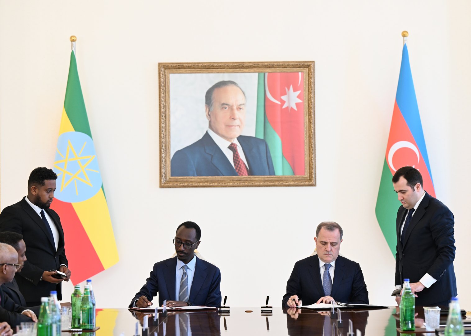 President Ilham Aliyev holds expanded meeting with Ethiopian Prime Minister and several documents signed between two countries (PHOTO)