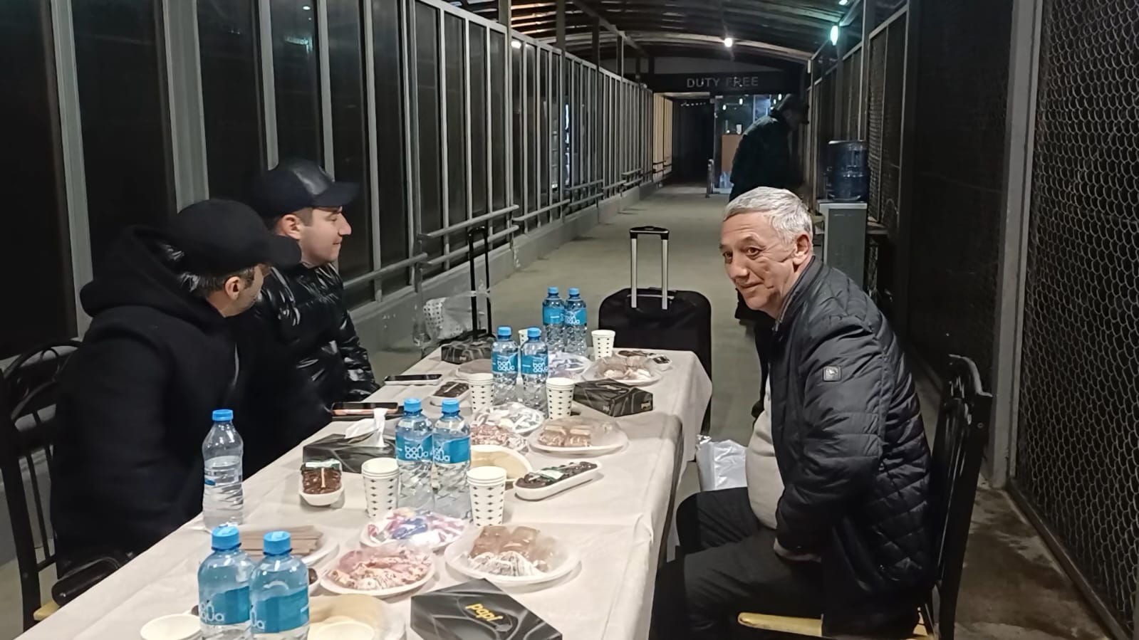 Azerbaijani citizens evacuate following US and Israeli strikes on Iran (PHOTO)