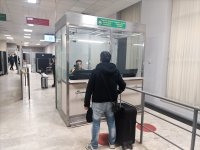 Azerbaijani citizens evacuate following US and Israeli strikes on Iran (PHOTO)