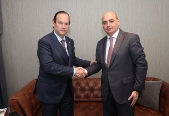 Azerbaijani Ambassador meets Panama’s FM to discuss bilateral relations (PHOTO)