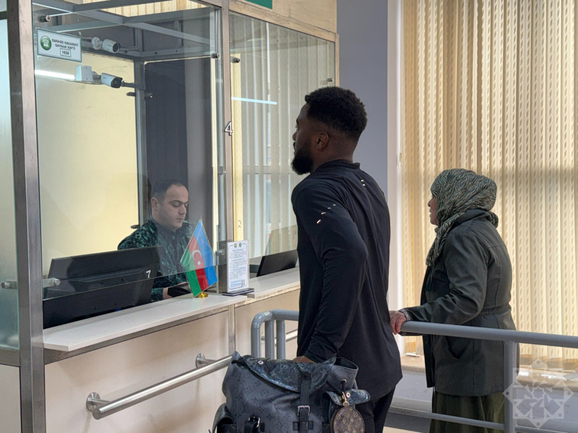 Evacuations continue as hundreds leave Iran for Azerbaijan (PHOTO)