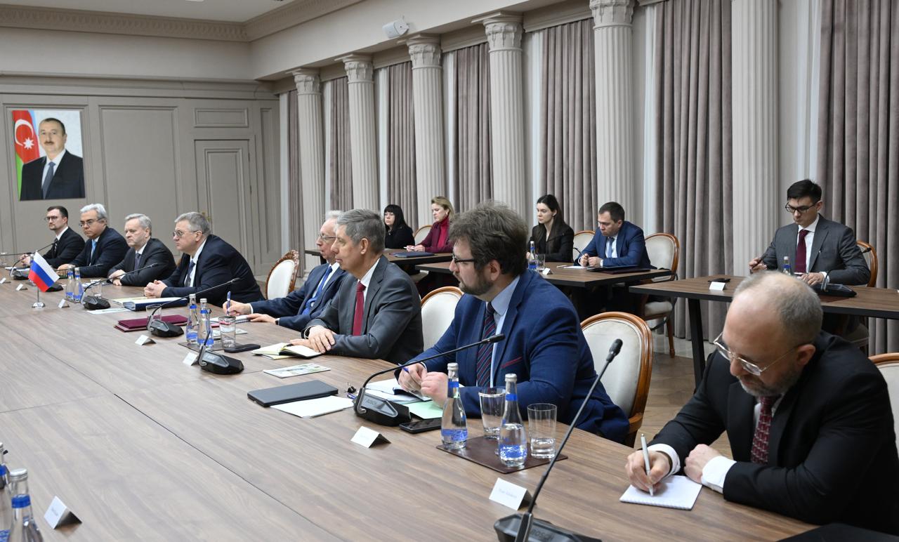 Azerbaijan, Russia discuss dev't of North-South International Transport Corridor (PHOTO)