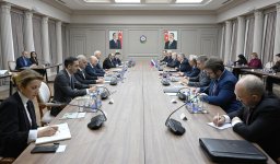 Azerbaijan, Russia discuss dev't of North-South International Transport Corridor (PHOTO)