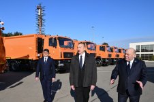 President Ilham Aliyev inspects household waste collection vehicles in Baku (PHOTO)