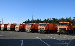President Ilham Aliyev inspects household waste collection vehicles in Baku (PHOTO)