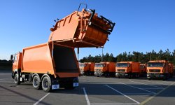 President Ilham Aliyev inspects household waste collection vehicles in Baku (PHOTO)