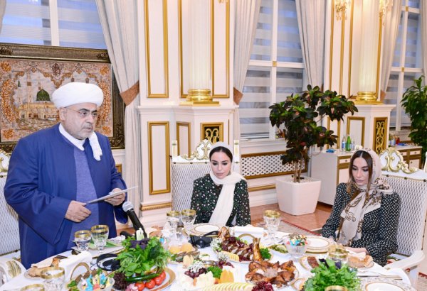 Leyla Aliyeva and Arzu Aliyeva attend Iftar ceremony held on occasion of holy month of Ramadan (PHOTO)