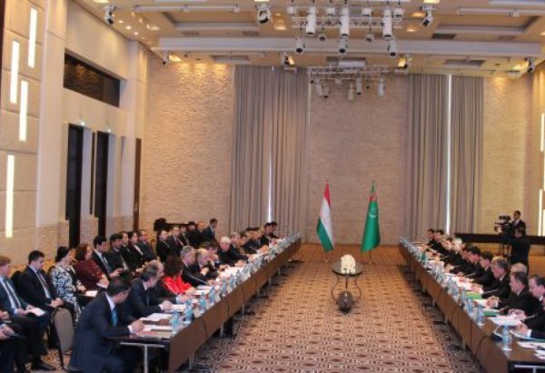 Turkmenistan, Tajikistan discuss expanding trade and economic cooperation