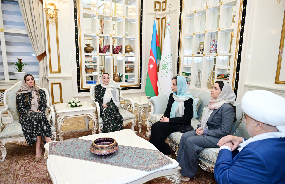 Leyla Aliyeva and Arzu Aliyeva attend Iftar ceremony held on occasion of holy month of Ramadan (PHOTO)