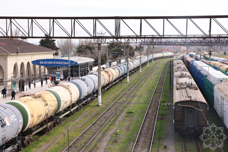 Azerbaijan sends oil products and Russian fertilizers to Armenia (PHOTO/VIDEO)