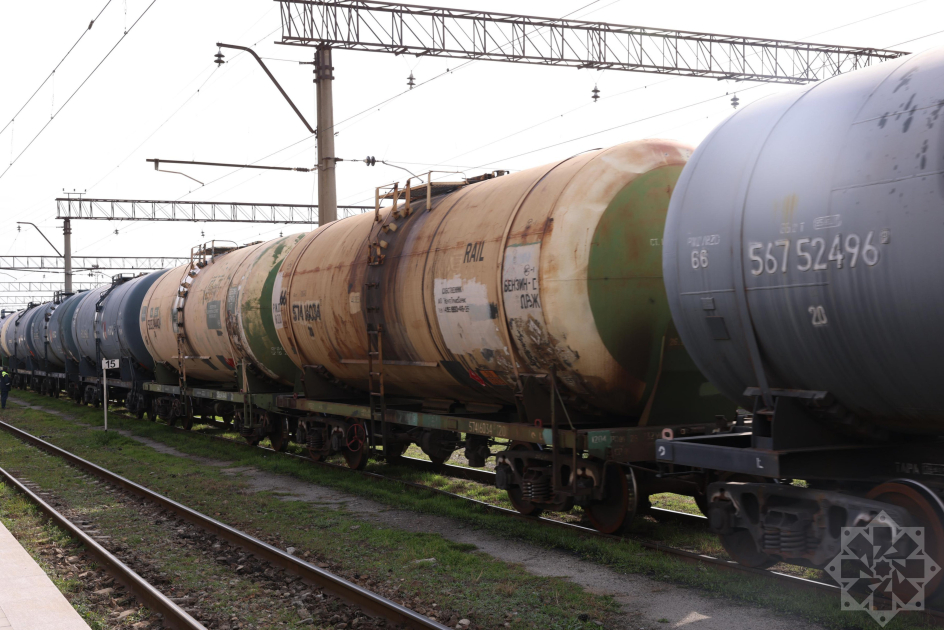 Azerbaijan sends oil products and Russian fertilizers to Armenia (PHOTO/VIDEO)