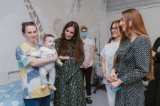 Leyla Aliyeva and Arzu Aliyeva visits Pediatric Unit of “Leyla Medical Center” (PHOTO)