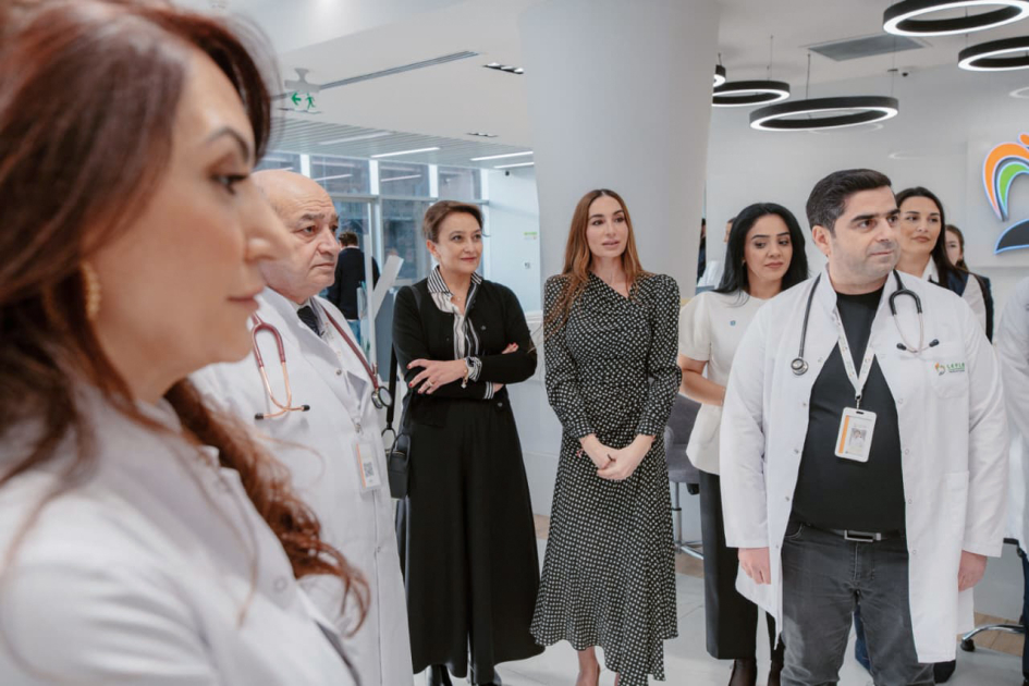 Leyla Aliyeva and Arzu Aliyeva visits Pediatric Unit of “Leyla Medical Center” (PHOTO)