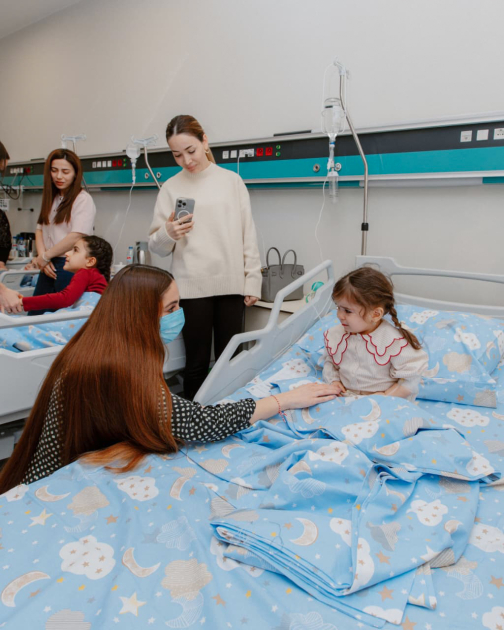 Leyla Aliyeva and Arzu Aliyeva visits Pediatric Unit of “Leyla Medical Center” (PHOTO)