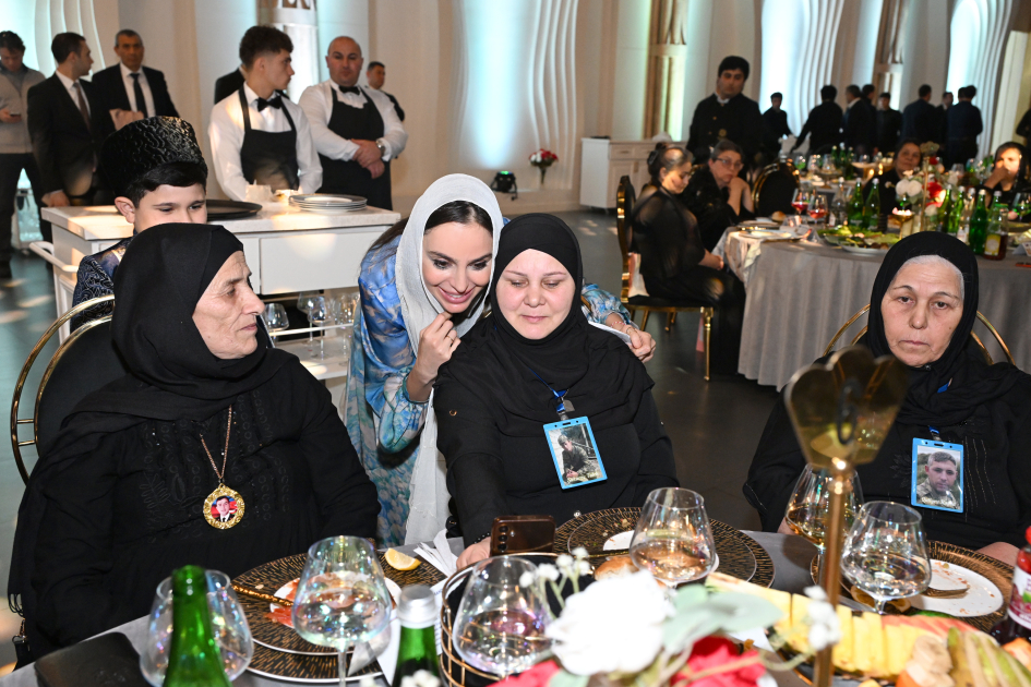 Leyla Aliyeva attends iftar dinner held with participation of martyrs’ mothers (PHOTO)