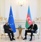 President Ilham Aliyev holds one-on-one meeting with President of European Council (PHOTO)
