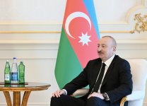 President Ilham Aliyev holds one-on-one meeting with President of European Council (PHOTO)