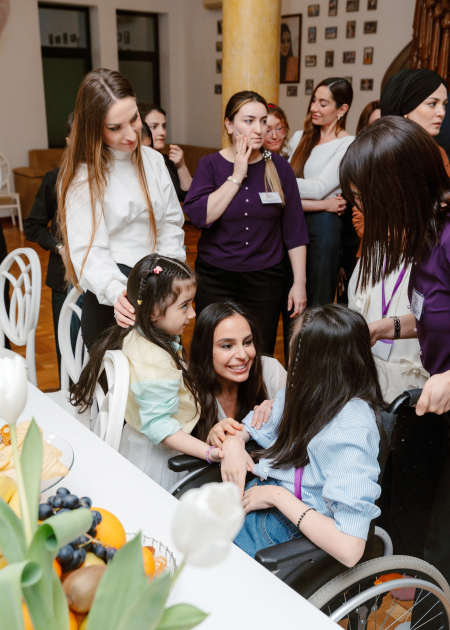 Leyla Aliyeva, Arzu Aliyeva, and Alena Aliyeva visit “Support for Living” Center (PHOTO)