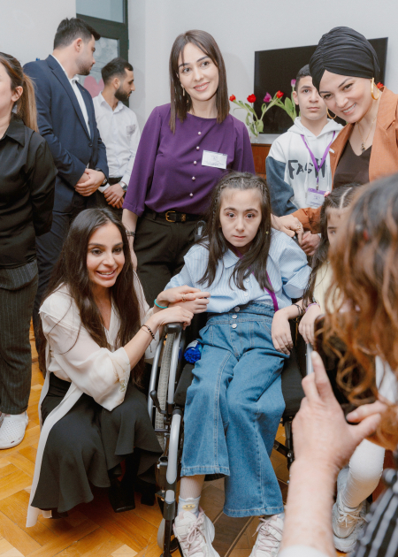 Leyla Aliyeva, Arzu Aliyeva, and Alena Aliyeva visit “Support for Living” Center (PHOTO)