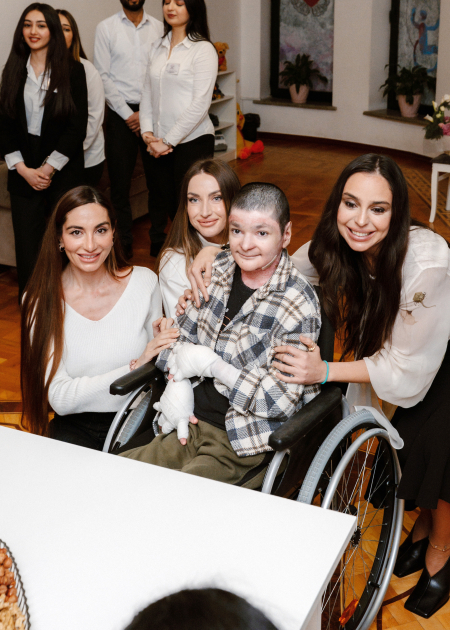 Leyla Aliyeva, Arzu Aliyeva, and Alena Aliyeva visit “Support for Living” Center (PHOTO)