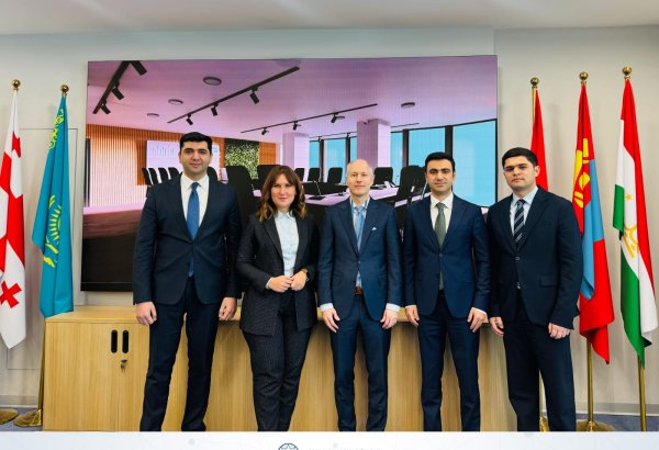Azerbaijan's CBA shares its communications strategy experience at regional event in Almaty
