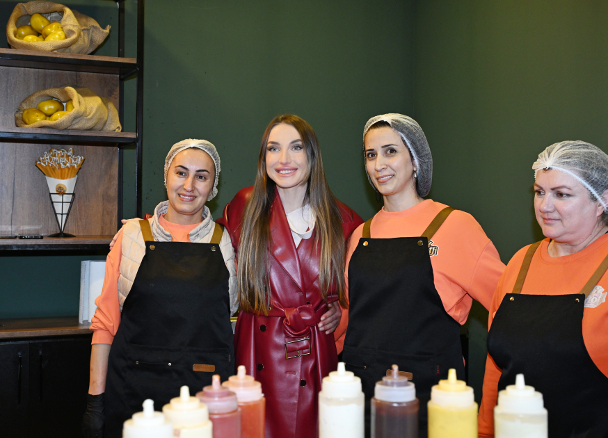 Alena Aliyeva visits Novruz fair (PHOTO)
