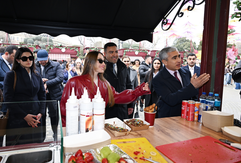 Alena Aliyeva visits Novruz fair (PHOTO)