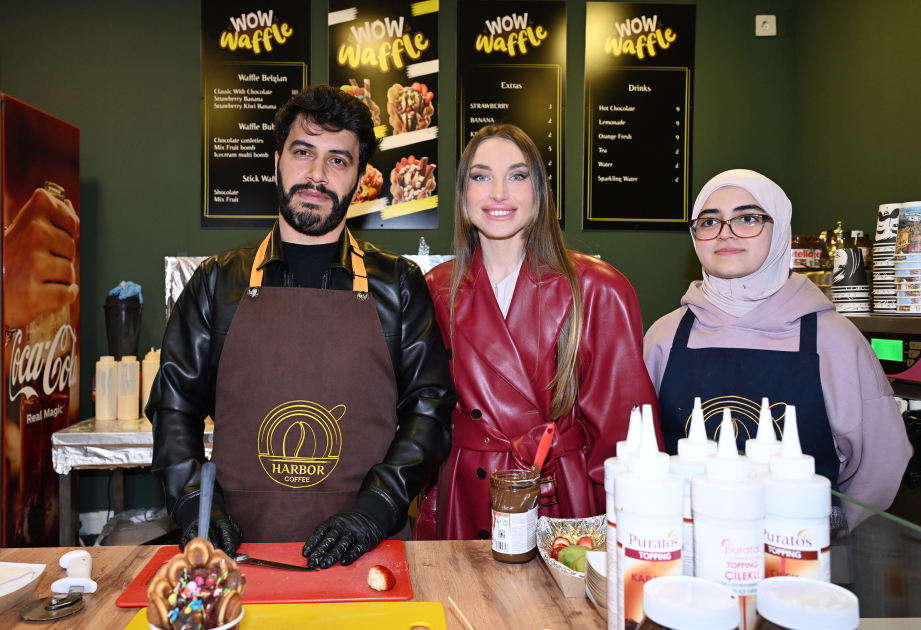 Alena Aliyeva visits Novruz fair (PHOTO)