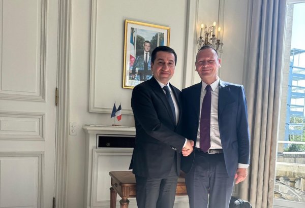 Azerbaijan, France discuss bilateral ties in Paris