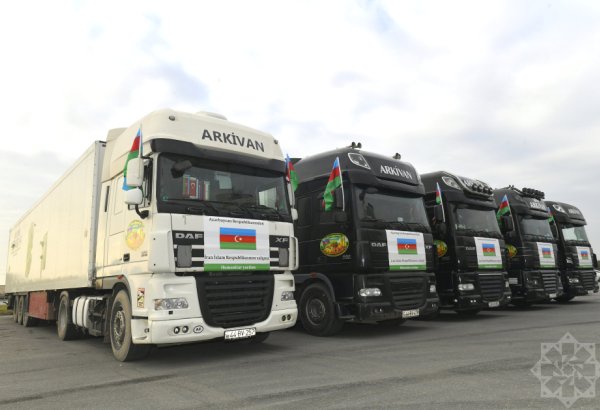 Trucks with new humanitarian aid batch from Azerbaijan to Iran cross border (PHOTO/VIDEO)